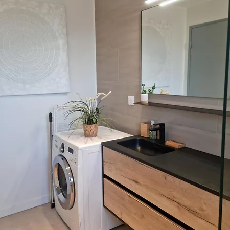 Apartamento L'ecrin D'andrea - A 20min De La Et 5min Du Centre, Parking Prive - By Auraconciergerie